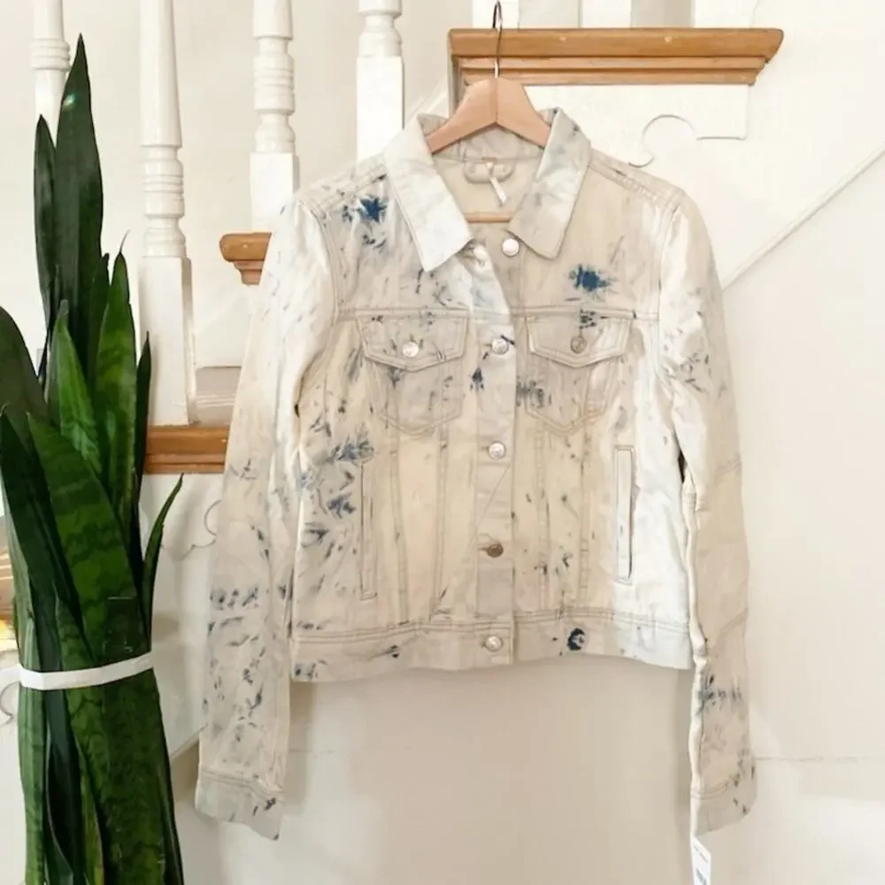 NWT Free People Jones Tie Dye Blue Long Sleeve Rumors Denim Jacket Size S - Picture 2 of 9